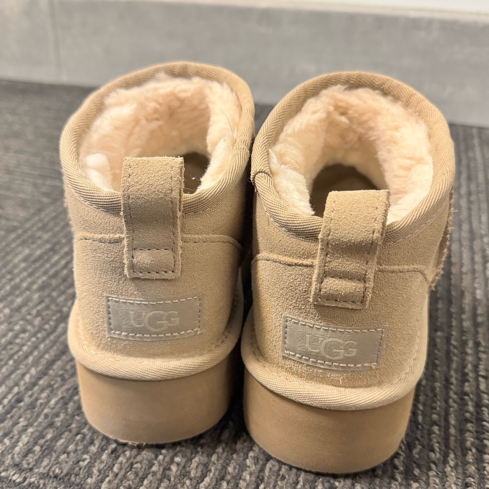 UGG Classic Ultra Mini Platform - Big Kid